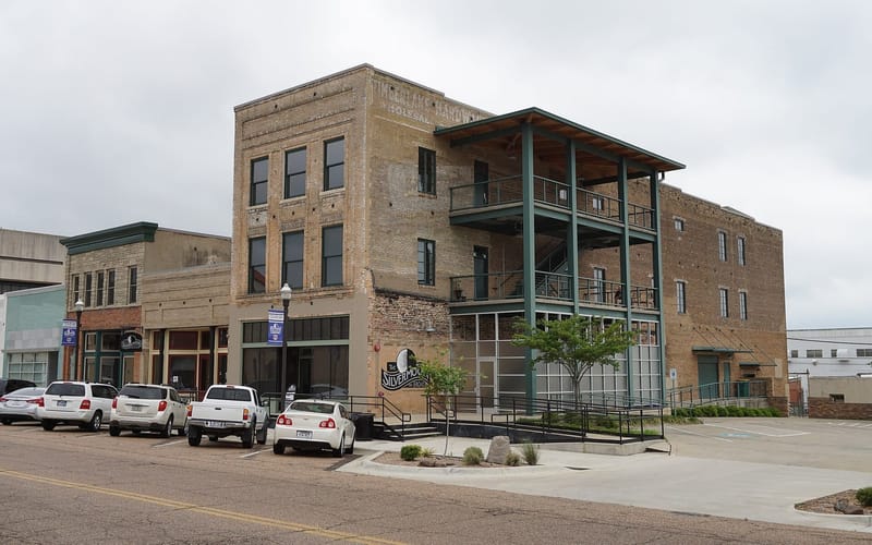 The Silvermoon on Broad in downtown Texarkana, Texas