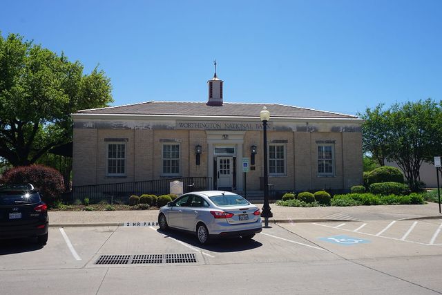 The Worthington National Bank building in downtown Arlington, Texas