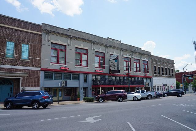 Kelly Square in downtown Sherman, Texas
