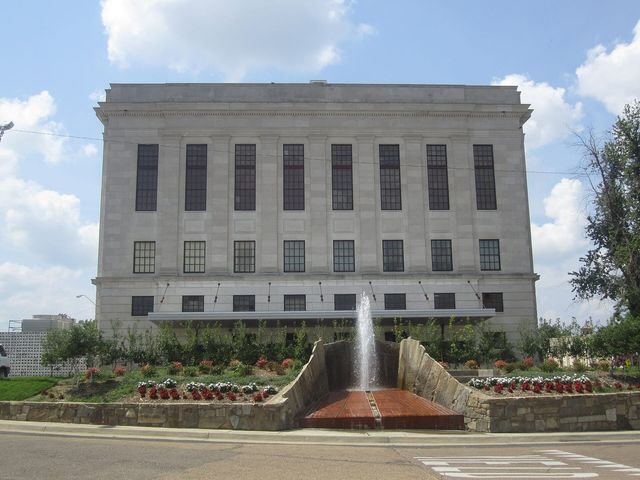 The U.S. Courthouse on the state line in Texarkana