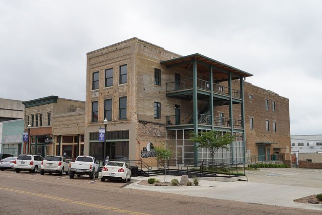 The Silvermoon on Broad in downtown Texarkana, Texas